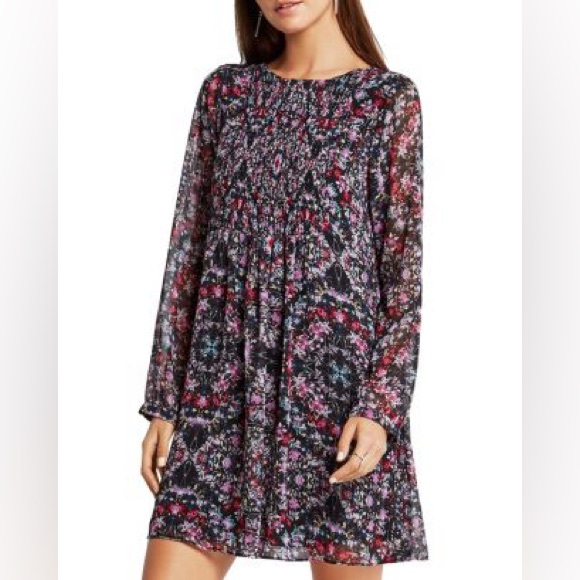 BCBGeneration • Smocked Kaleidoscope Dress - Picture 4 of 7